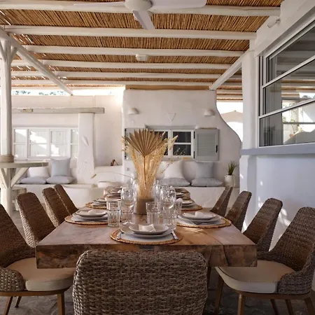 Beach House Mikri Santa Maria